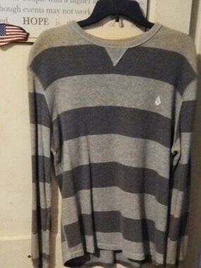 Light & Dark Gray striped Volcom Long Sleeve Waffle Print Thermal..Men's Large